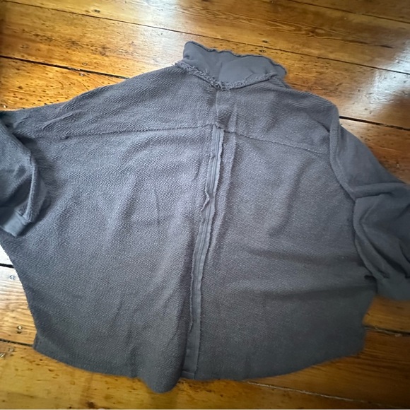 Oversized Shacket - Picture 5 of 5